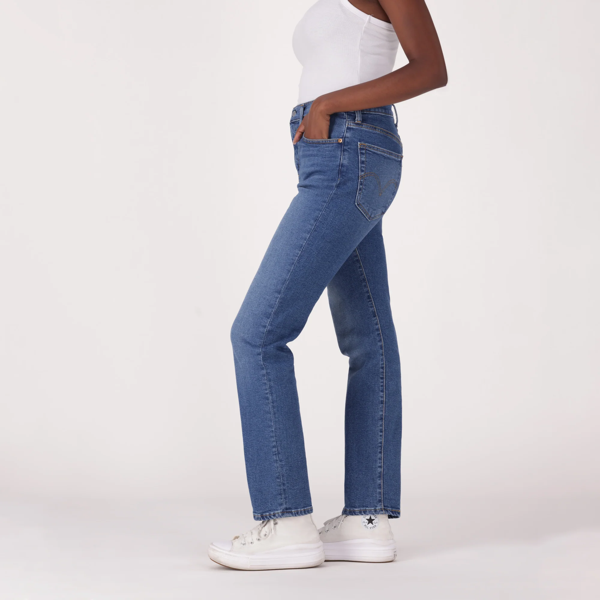 LEVI'S® WOMEN'S WEDGIE SLIM JEANS - MED INDIGO - WORN IN - Image 4