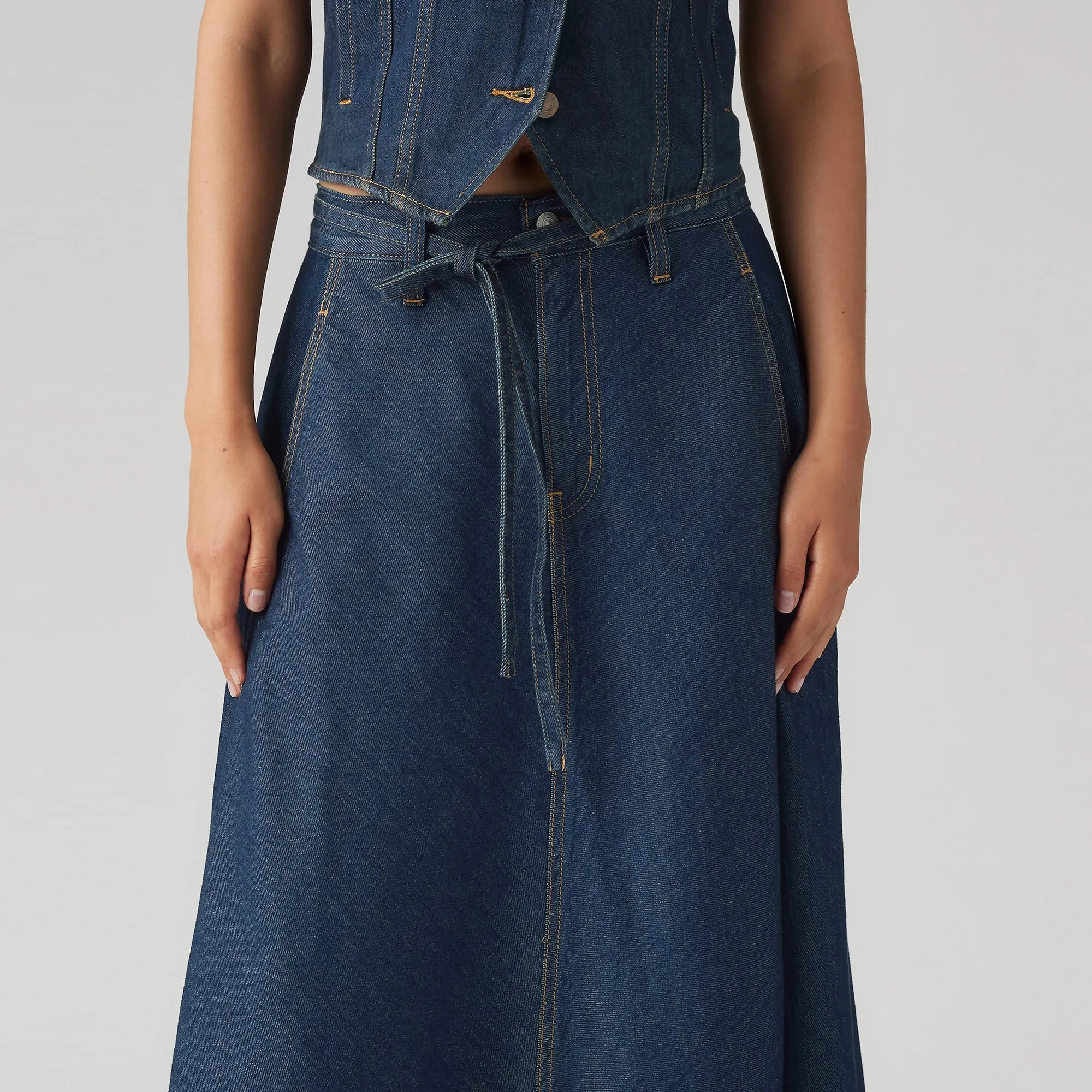 LEVI'S® WOMEN'S XL SKIRT - DARK INDIGO - FLAT FINISH - Image 4