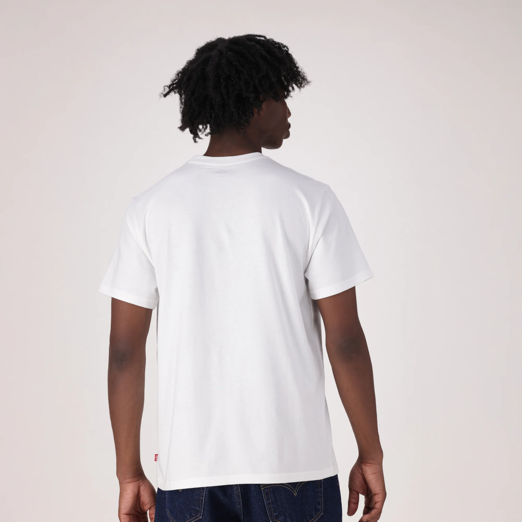 LEVI'S® MEN'S RELAXED SHORT SLEEVE GRAPHIC T-SHIRT - WHITE - Image 3