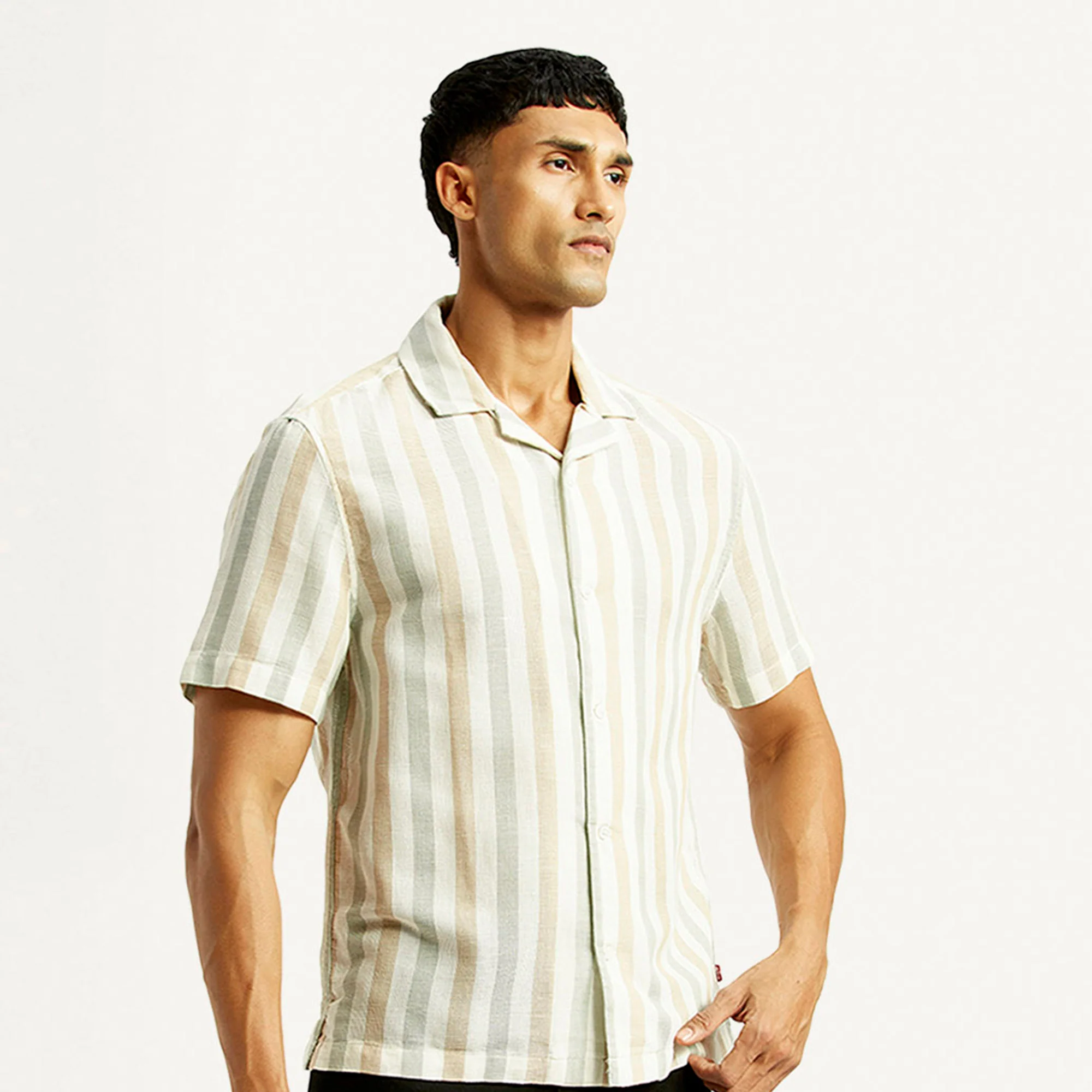 LEVI'S® MEN'S LINEN BLEND SLIM FIT RESORT COLLAR SHIRT - Image 3