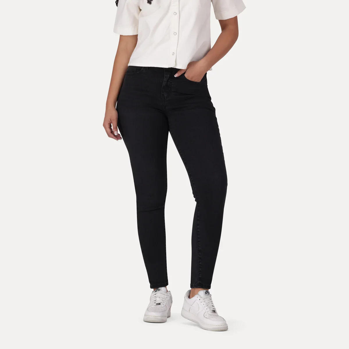 LEVI'S® WOMEN'S 720 HIGH-RISE SUPER SKINNY JEANS - BLACK - Image 2