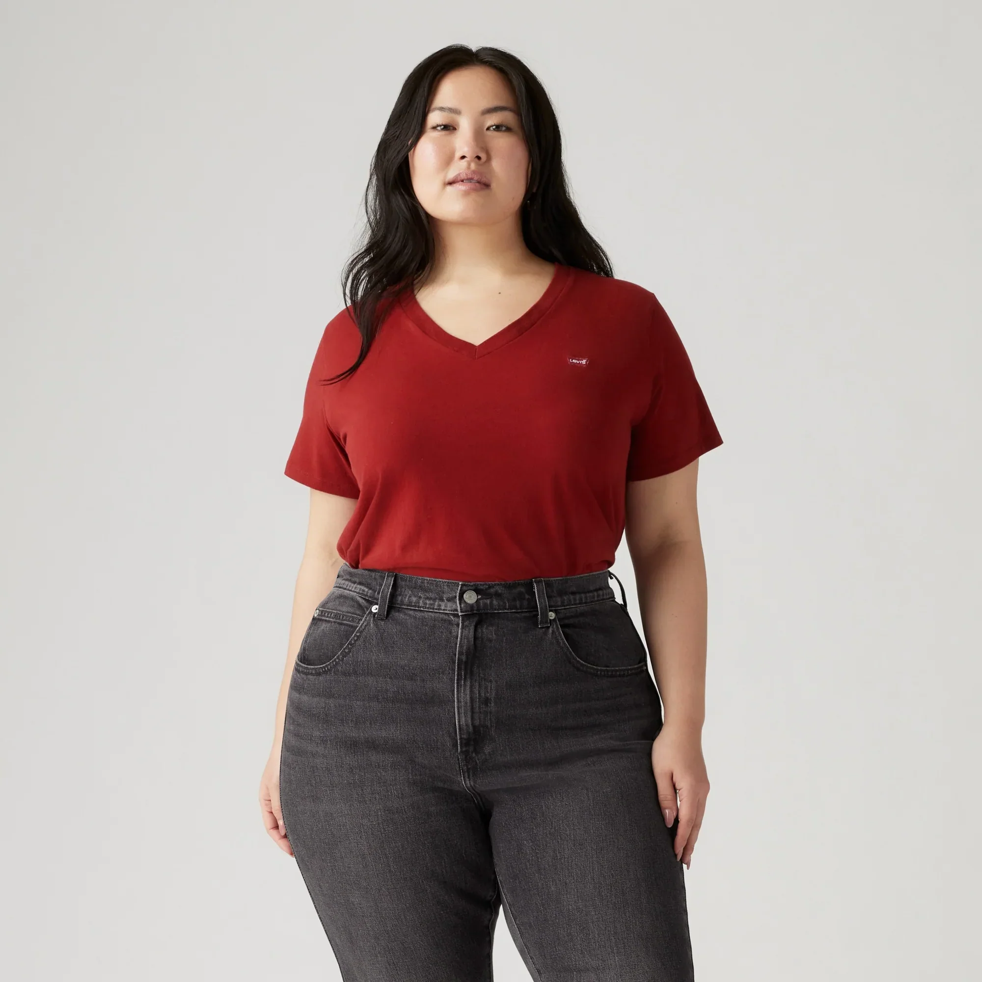 LEVI'S® WOMEN'S PERFECT V-NECK T-SHIRT (PLUS SIZE) - RED - Image 6