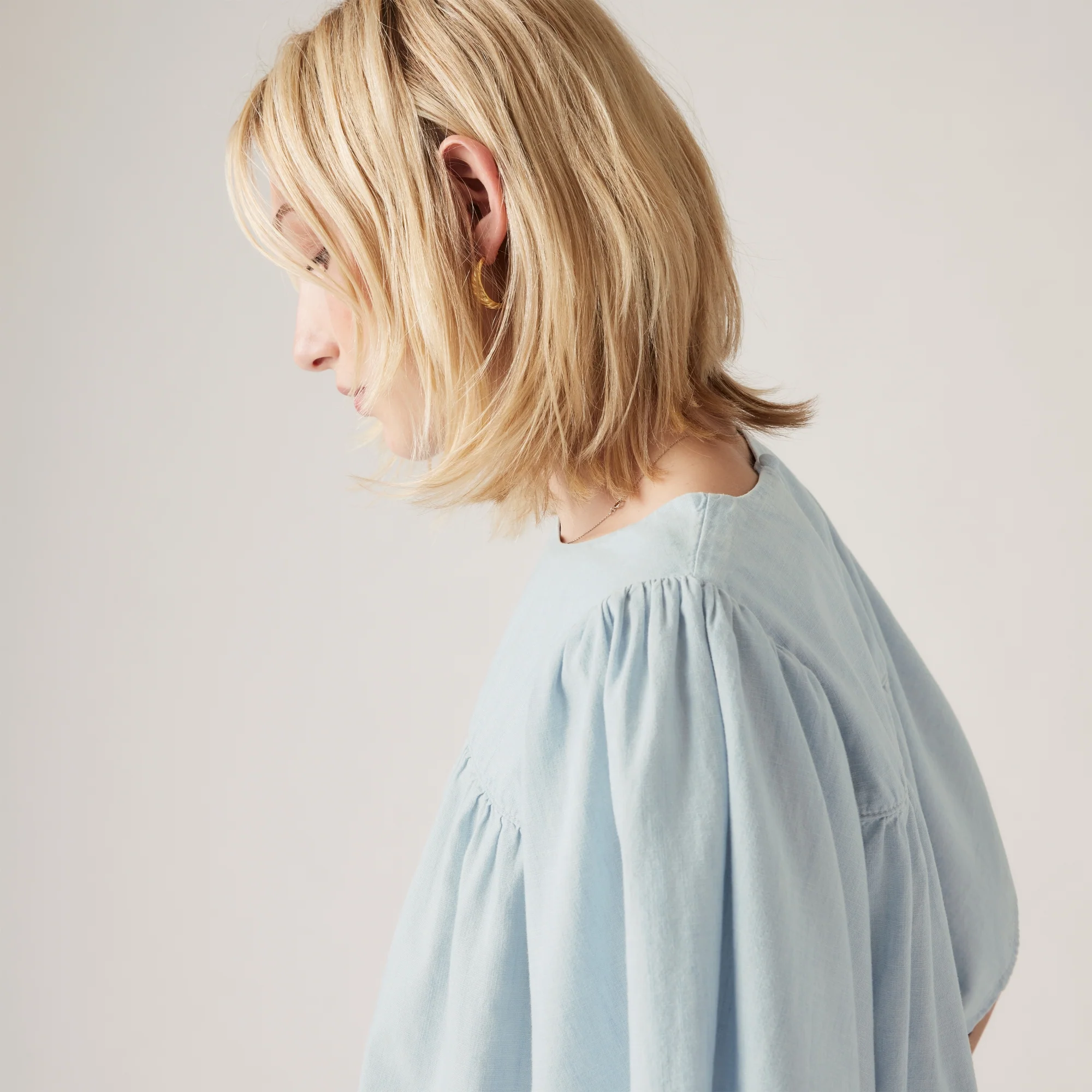 LEVI'S® WOMEN'S REYNA BLOUSE - LIGHT INDIGO - FLAT FINISH - Image 12
