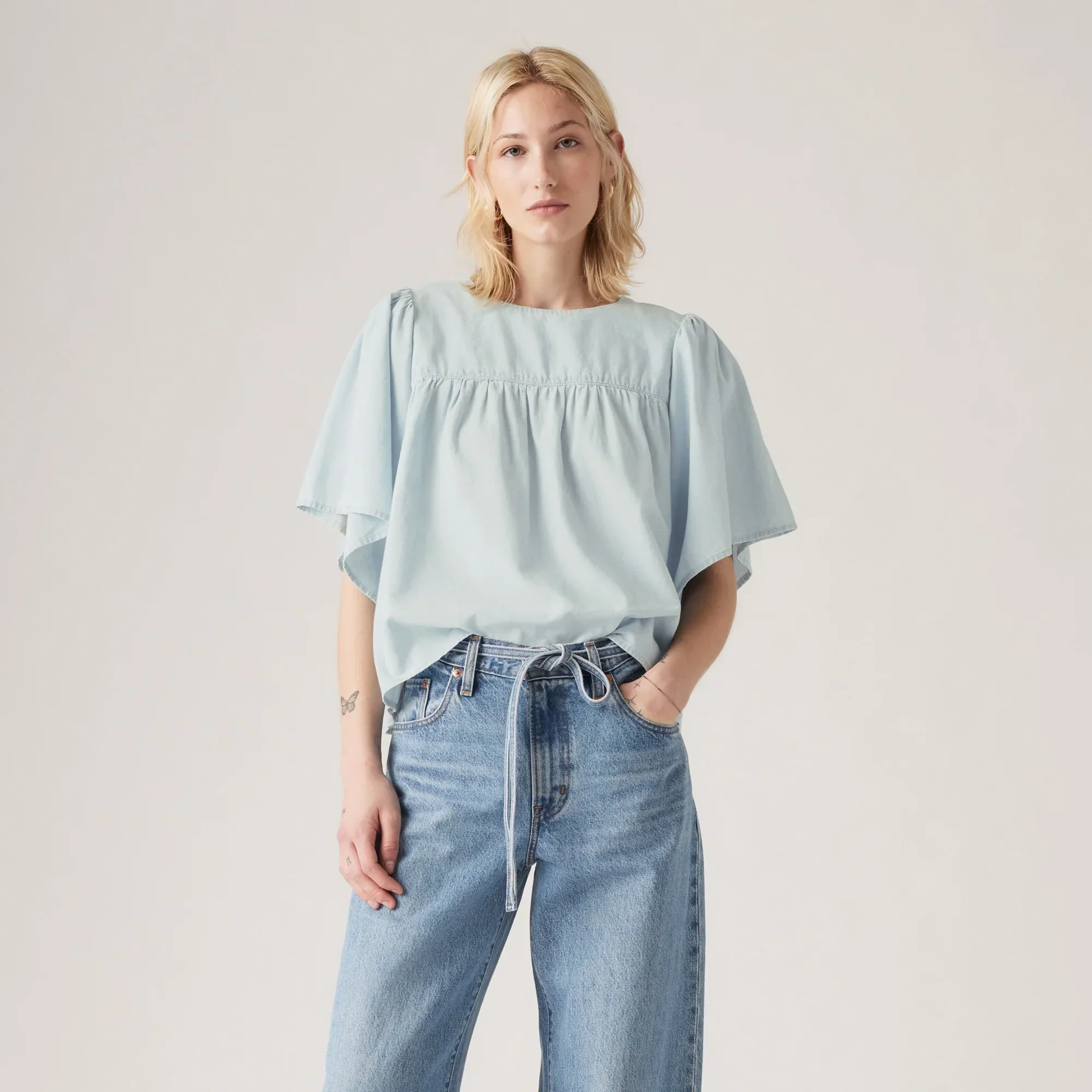 LEVI'S® WOMEN'S REYNA BLOUSE - LIGHT INDIGO - FLAT FINISH - Image 5