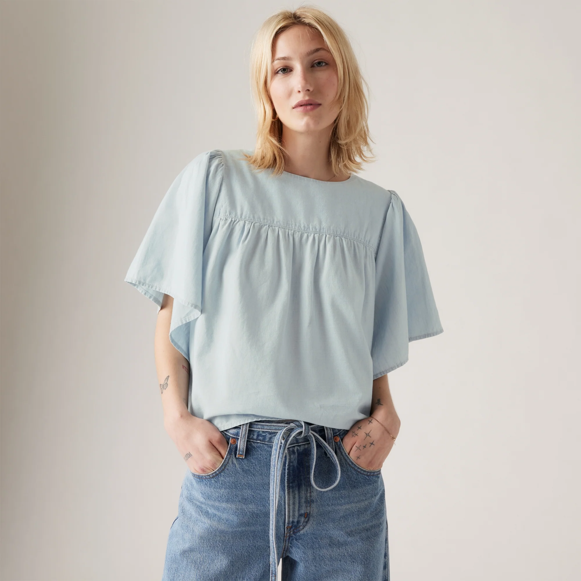 LEVI'S® WOMEN'S REYNA BLOUSE - LIGHT INDIGO - FLAT FINISH - Image 9