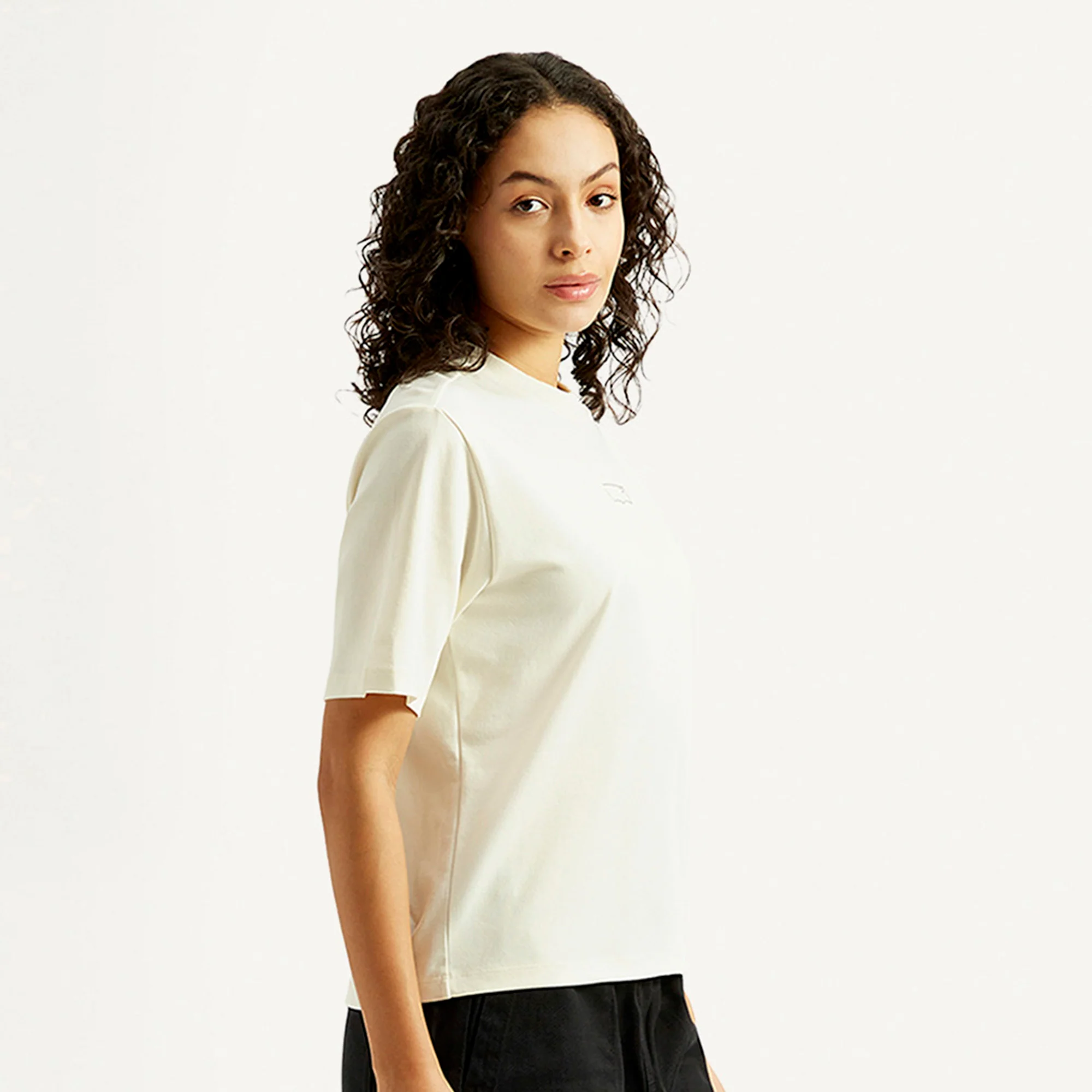 Levi's® Womens Solid Crew Neck T-shirt - Image 3